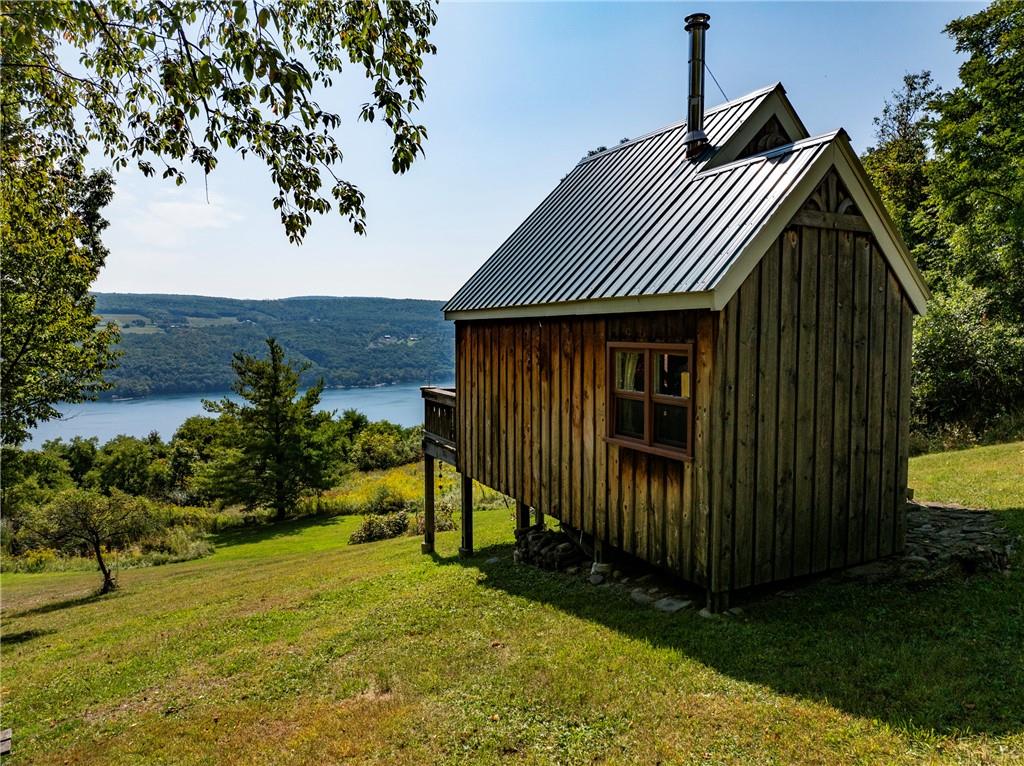 Curbeau Realty MLS Listing R1566504