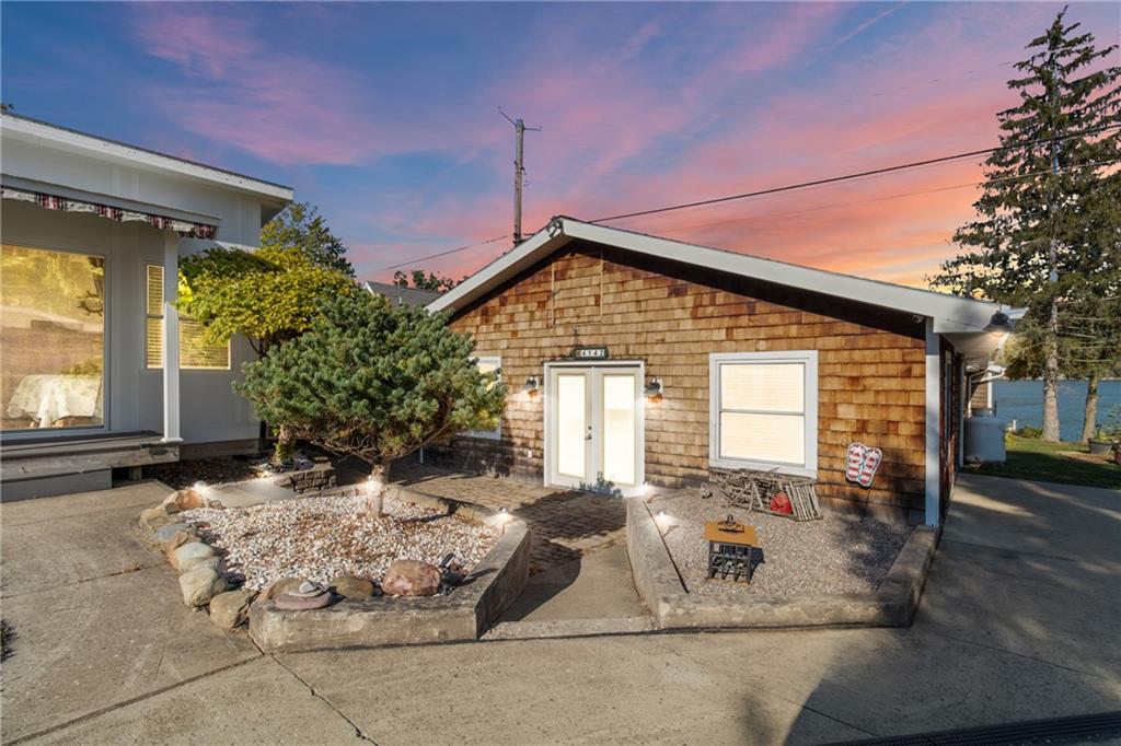Finger Lake Real Estate Property - R1638586