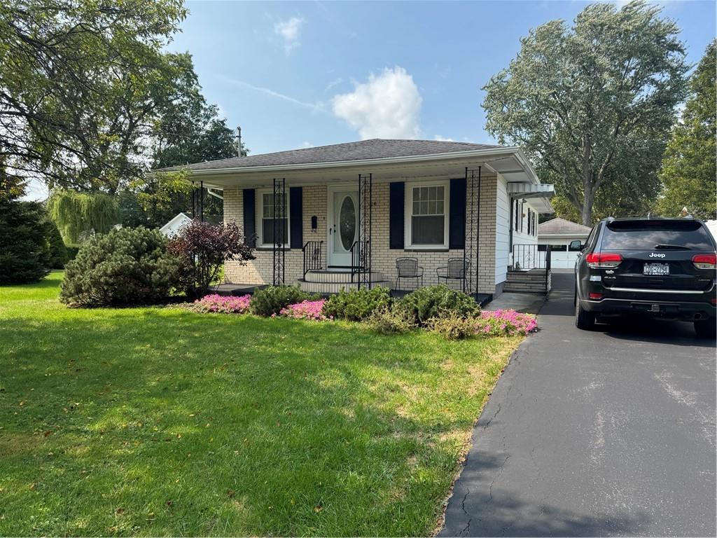 Finger Lake Real Estate Property - R1638803