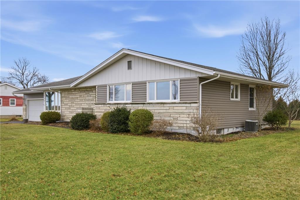 Finger Lake Real Estate Property - R1665630