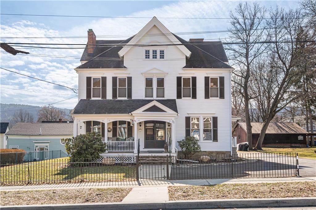 Finger Lake Real Estate Property - R1667753