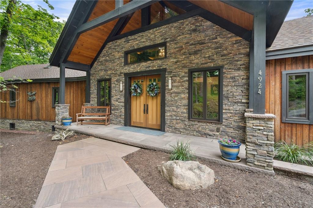 Finger Lake Real Estate Property - R1674061