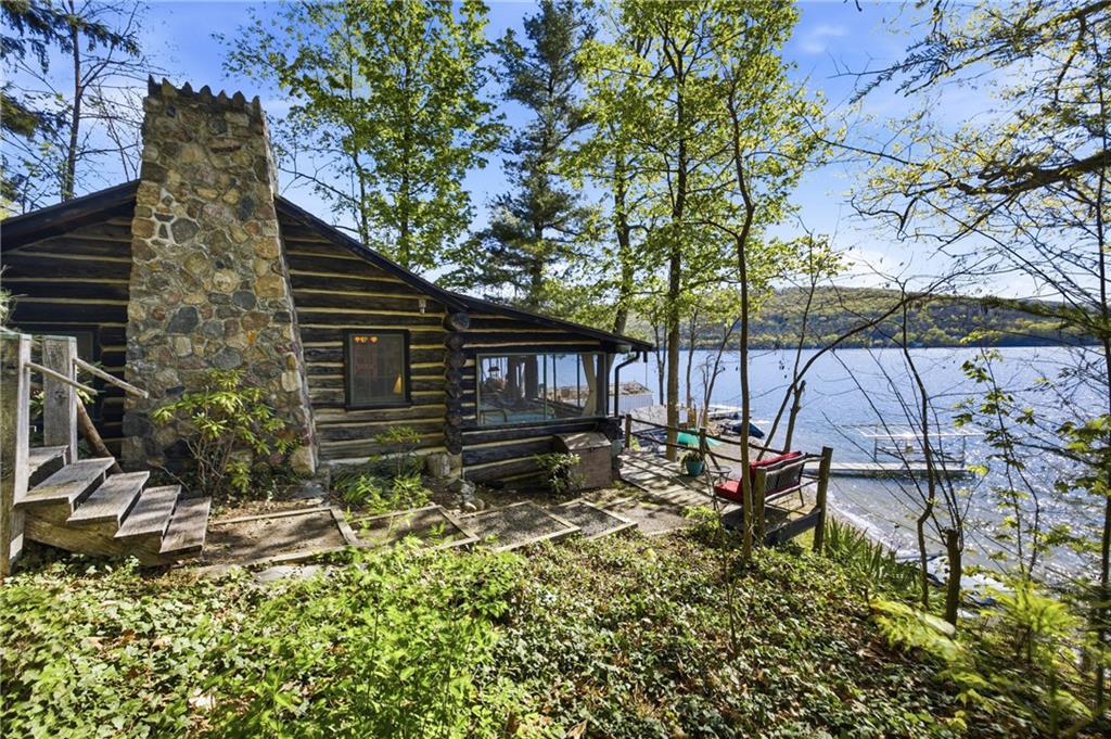 Finger Lake Real Estate Property - R1682884