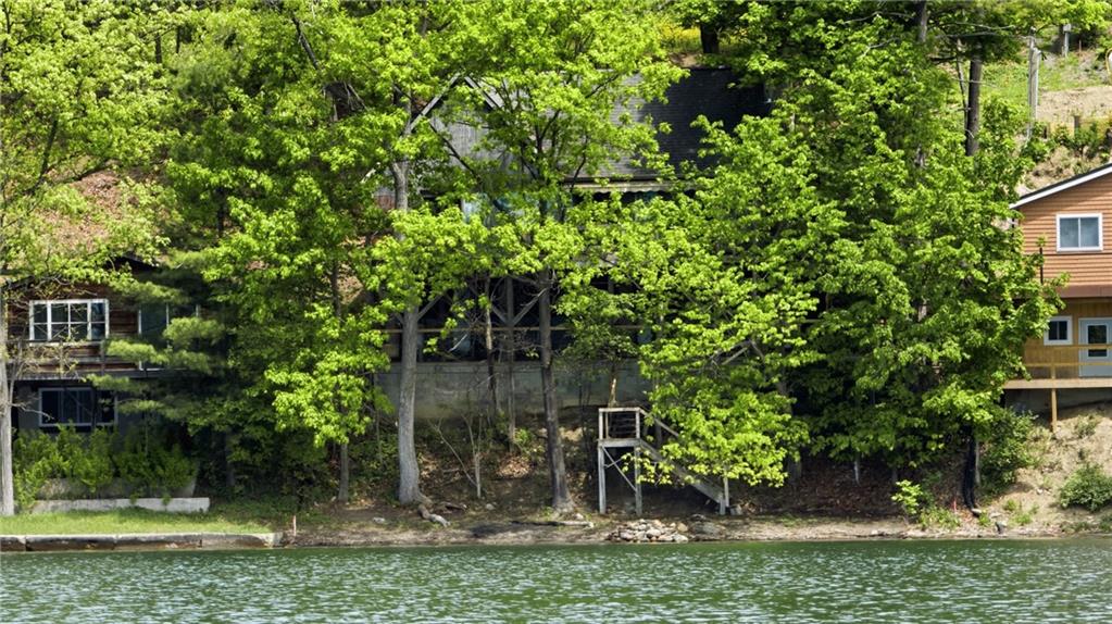 Finger Lake Real Estate Property - R1684156