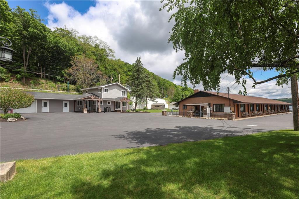 Finger Lake Real Estate Property - R1706806